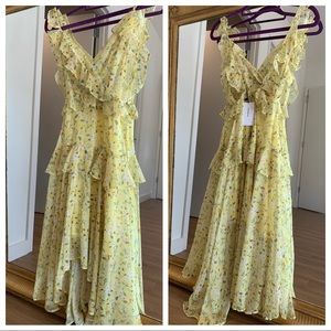 Delicate yellow dress. Size M